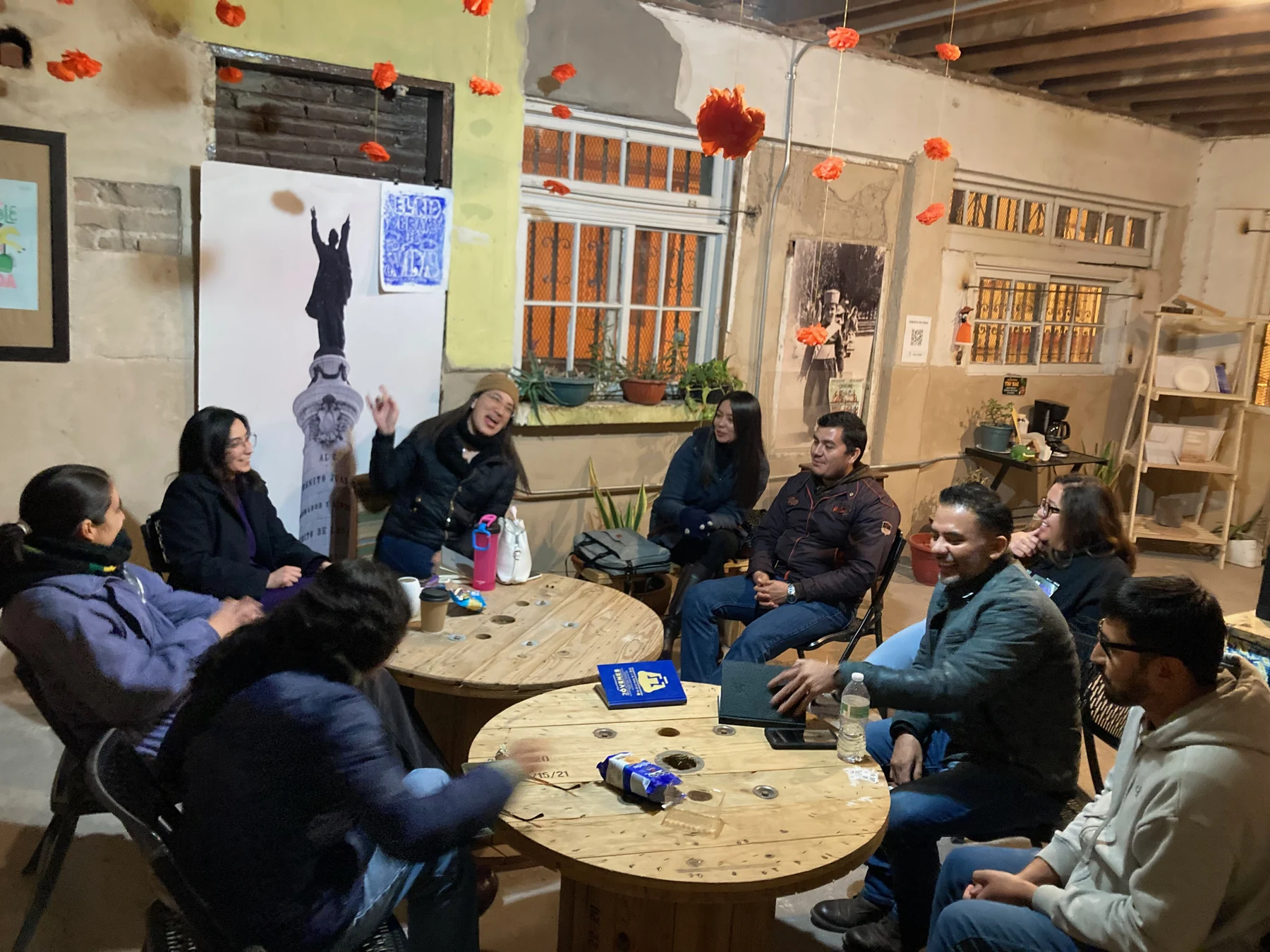 Reunión posterior del grupo durante el proceso inicial de organización de la Asociación